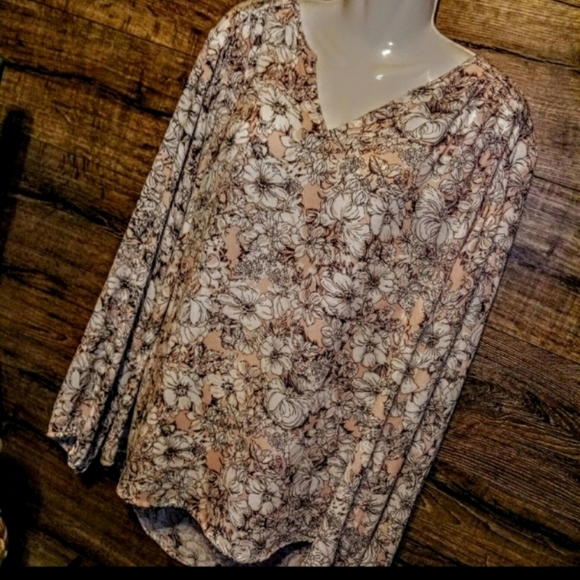 Violet + Claire High Low Floral Tunic Top Size 2X NWOT - Picture 9 of 11